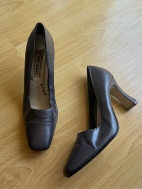 Vintage Studio Roma grey leather heels